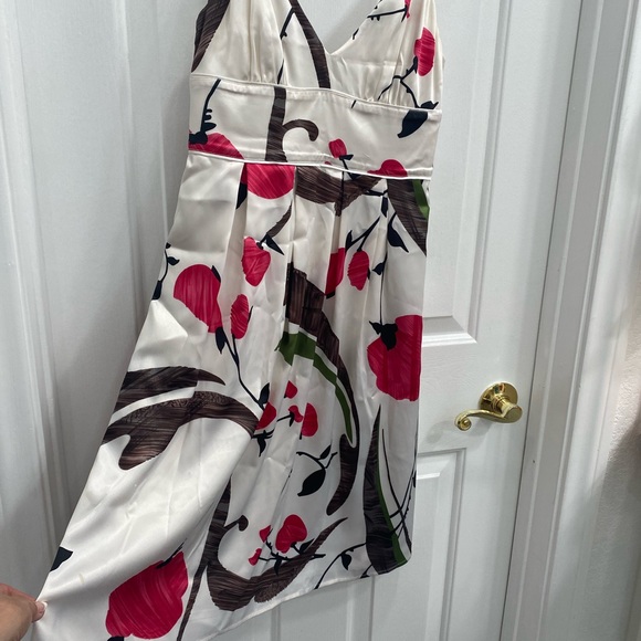 Marciano dress.  Spaghetti traps adjustable, florals with pink , green and brown - Picture 5 of 7